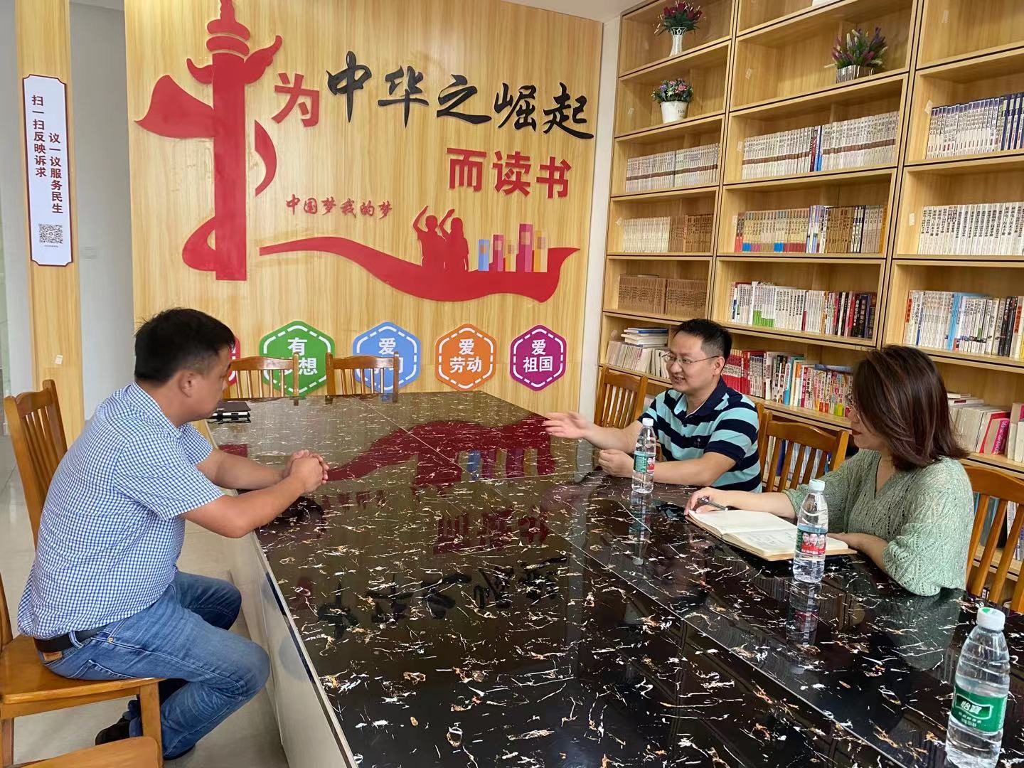 李總1.jpg 李總1.jpg